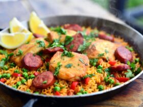 Easy One-Pot Spanish Paella with Chicken and Chorizo Recipe (Beginner-Friendly & Ready in 45 Minutes)